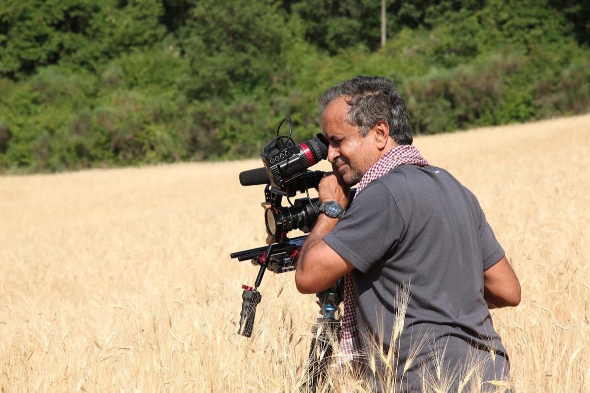 A mobile-filmmaking workshop in full swing